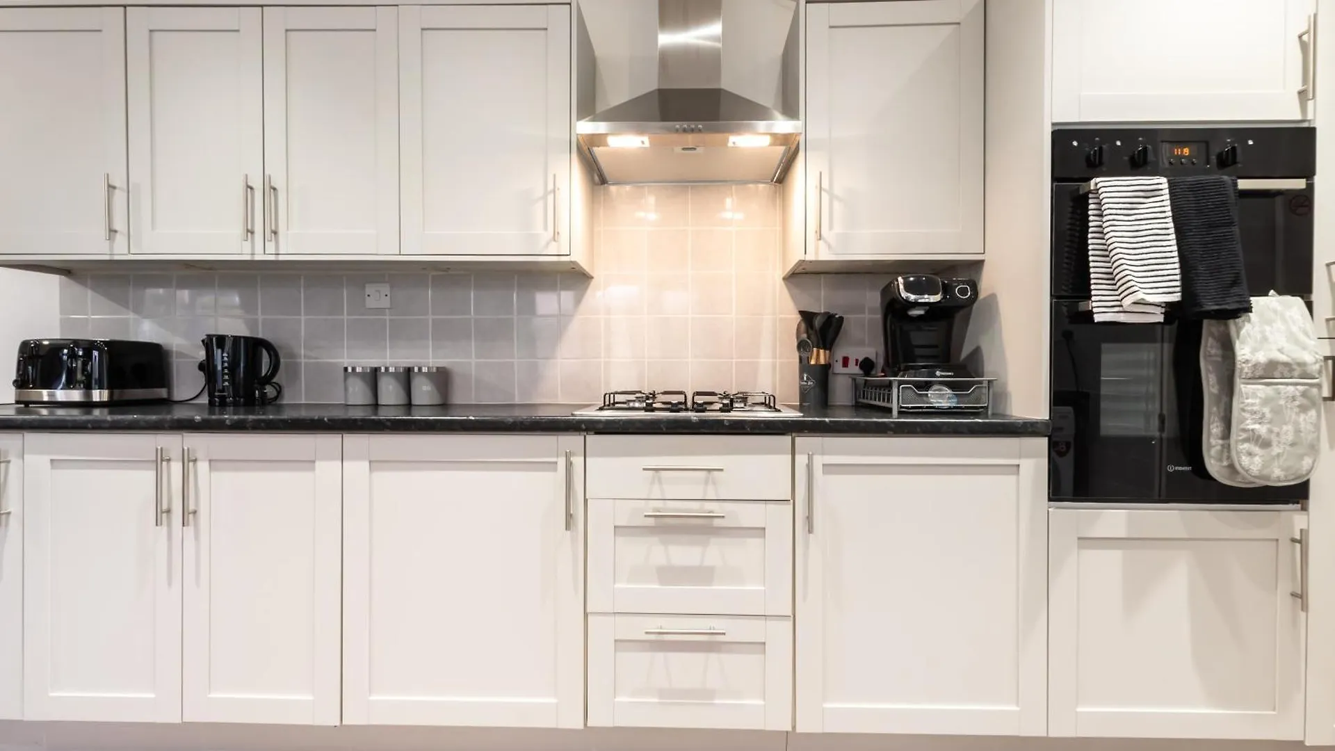 Southampton Contractor Free Parking Town Centre Wifi 5 Bedrooms Sleeps 11 0*,
