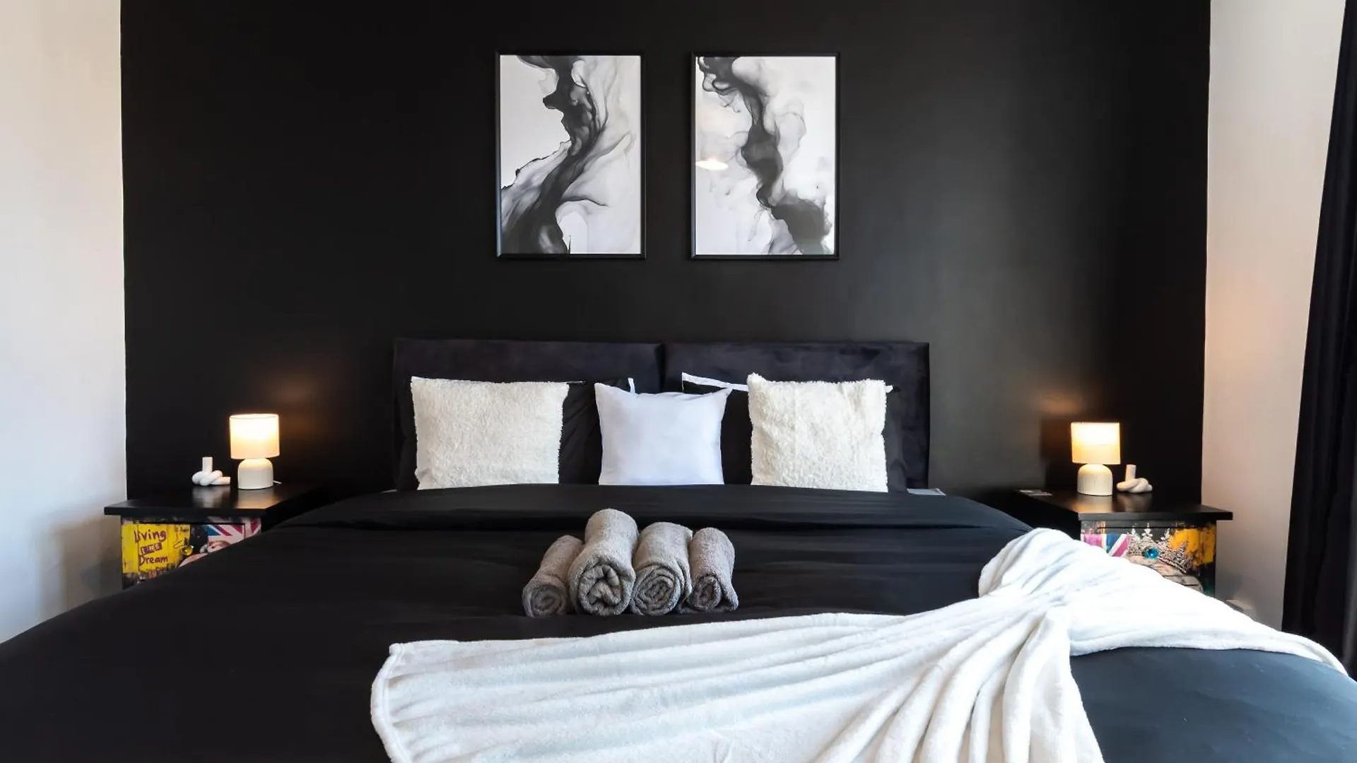 Southampton Contractor Free Parking Town Centre Wifi 5 Bedrooms Sleeps 11 0*,  United Kingdom