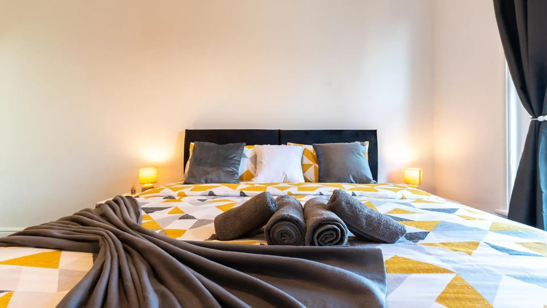 Southampton Contractor Free Parking Town Centre Wifi 5 Bedrooms Sleeps 11